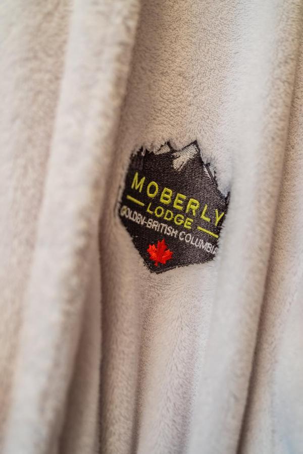 Moberly Lodge Golden Zewnętrze zdjęcie